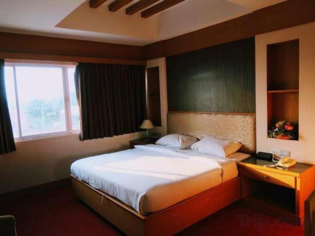 The Rich Hotel Nonthaburi Eksteriør billede
